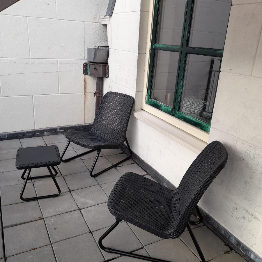 Historic Renovated Apartment With Balcony And Garden View 고우타 외부 사진