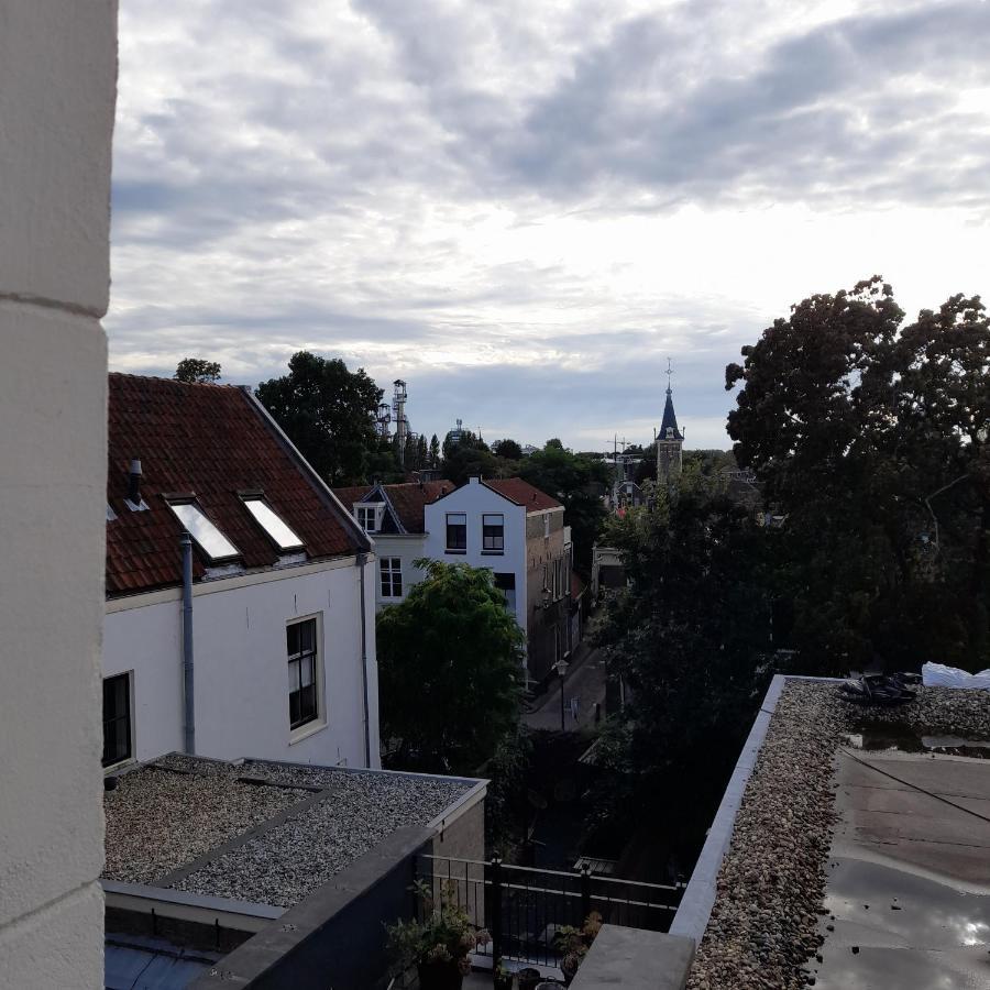 Historic Renovated Apartment With Balcony And Garden View 고우타 외부 사진