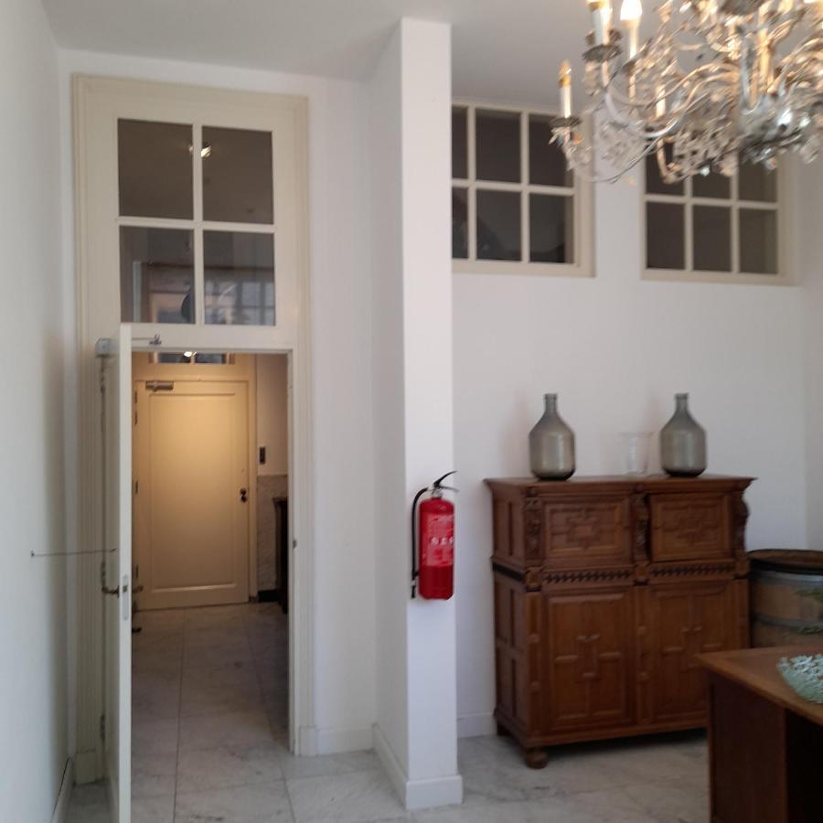 Historic Renovated Apartment With Balcony And Garden View 고우타 외부 사진